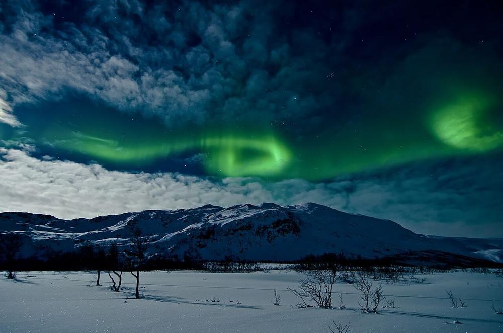 Northern lights over the mountains, Tromsø