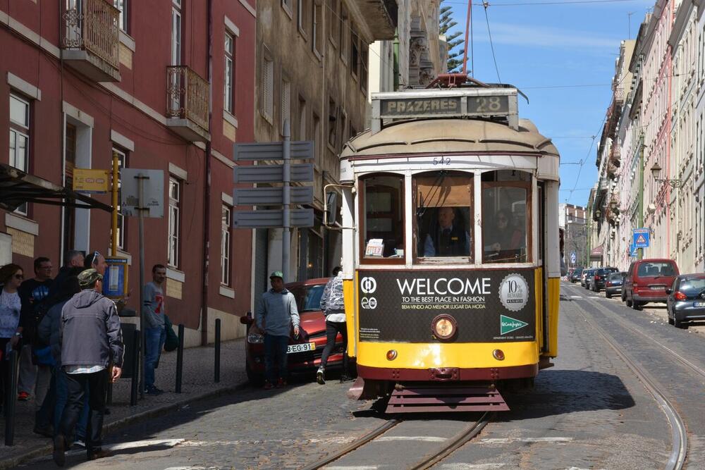 Tram 28 climbing through Alfama, March 2016